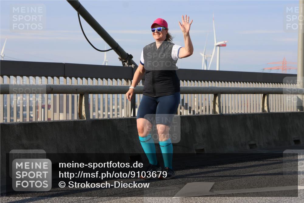 03.10.2025 - Köhlbrandbrückenlauf Strokosch-Dieckow http://msf.ph/oto/9103679 03.10.2025 10:13:42 Position 2  meine-sportfotos.de