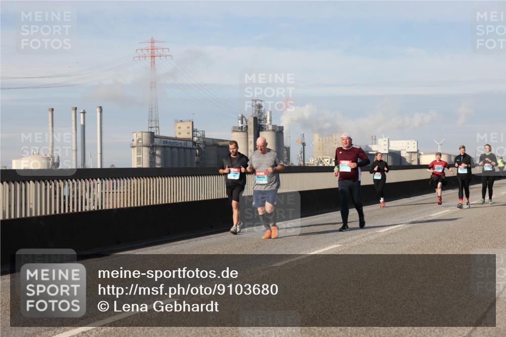 03.10.2025 - Köhlbrandbrückenlauf Lena Gebhardt http://msf.ph/oto/9103680 03.10.2025 10:12:25 Position 2  meine-sportfotos.de