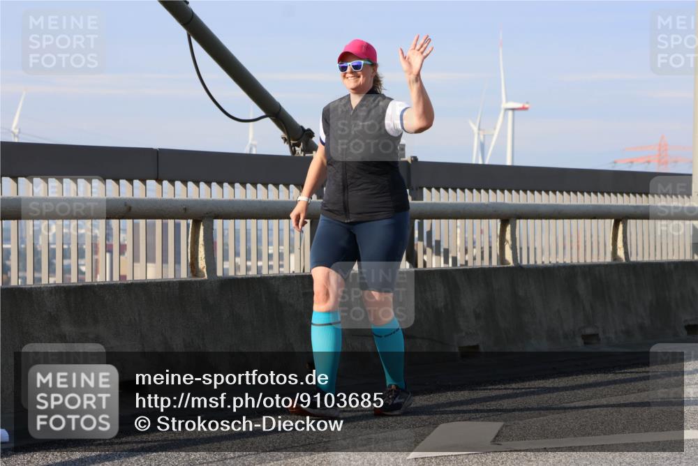 03.10.2025 - Köhlbrandbrückenlauf Strokosch-Dieckow http://msf.ph/oto/9103685 03.10.2025 10:13:42 Position 2  meine-sportfotos.de