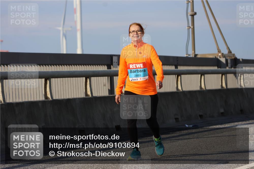 03.10.2025 - Köhlbrandbrückenlauf Strokosch-Dieckow http://msf.ph/oto/9103694 03.10.2025 10:14:40 Position 2 2669 meine-sportfotos.de