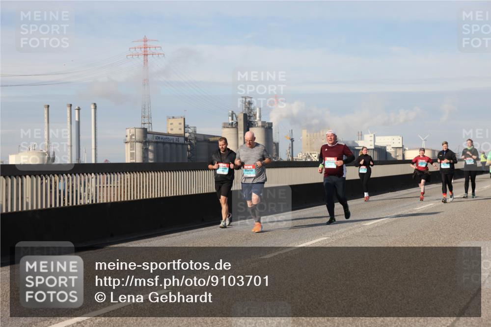 03.10.2025 - Köhlbrandbrückenlauf Lena Gebhardt http://msf.ph/oto/9103701 03.10.2025 10:12:25 Position 2  meine-sportfotos.de