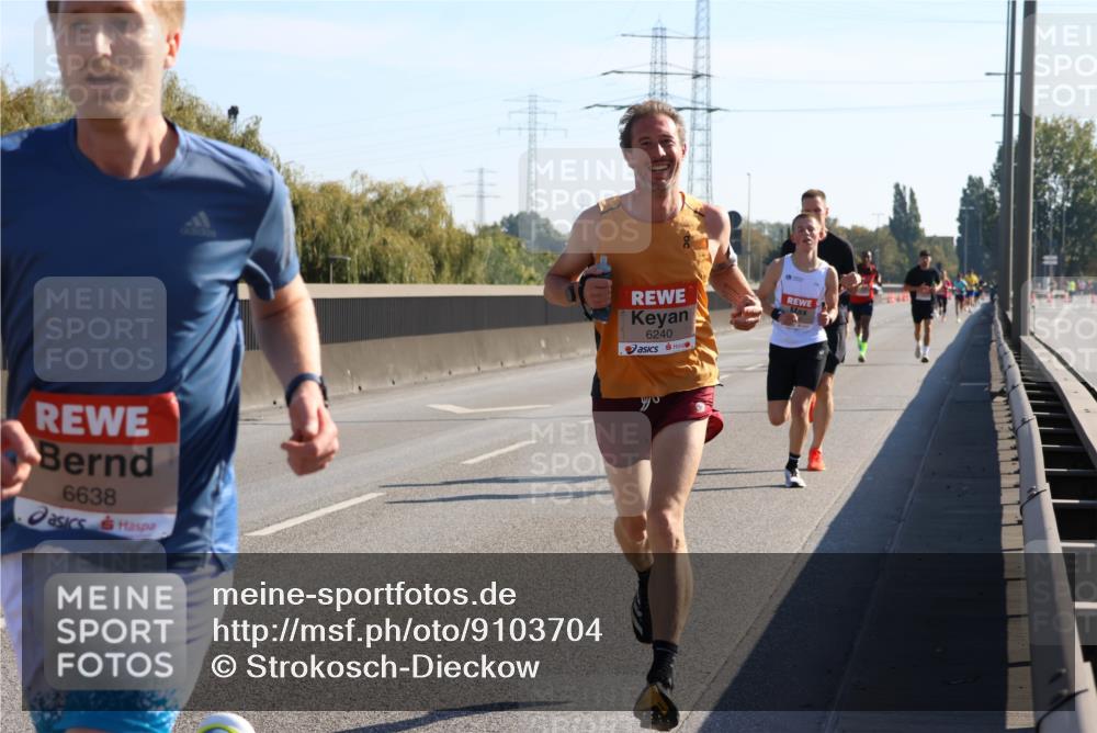 03.10.2025 - Köhlbrandbrückenlauf Strokosch-Dieckow http://msf.ph/oto/9103704 03.10.2025 12:10:54 Position 3 6638, 6240, 2 meine-sportfotos.de