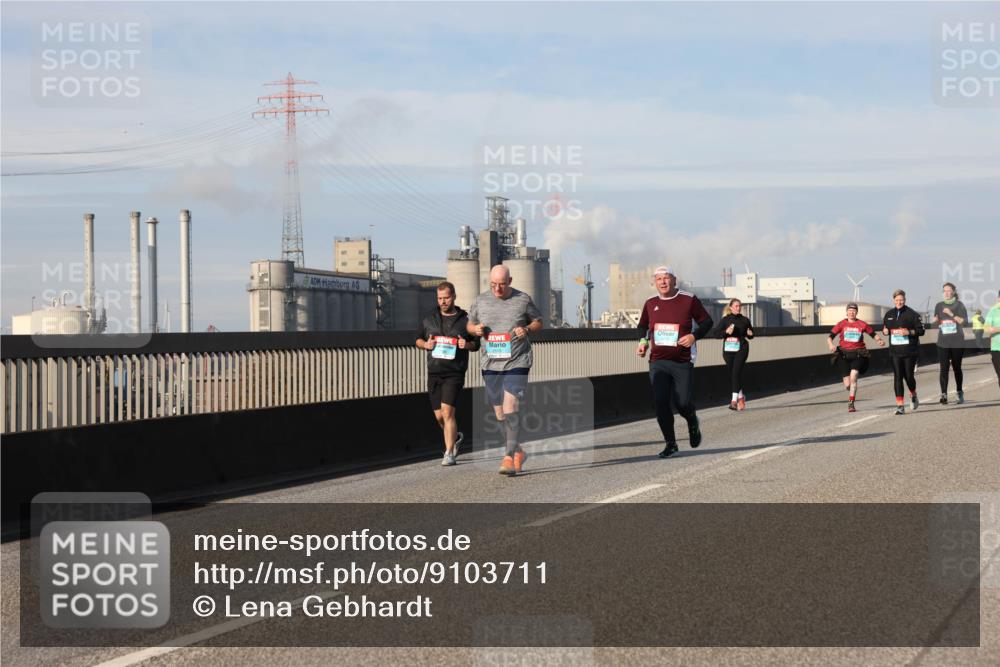 03.10.2025 - Köhlbrandbrückenlauf Lena Gebhardt http://msf.ph/oto/9103711 03.10.2025 10:12:25 Position 2  meine-sportfotos.de