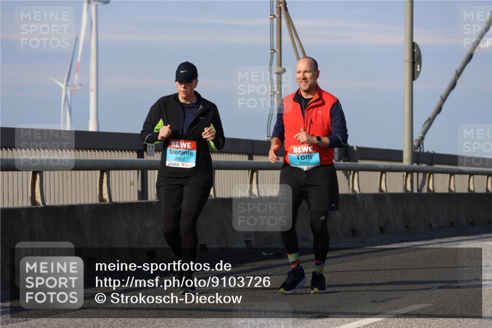 03.10.2025 - Köhlbrandbrückenlauf Strokosch-Dieckow http://msf.ph/oto/9103726 03.10.2025 10:14:46 Position 2 2607, 2643 meine-sportfotos.de