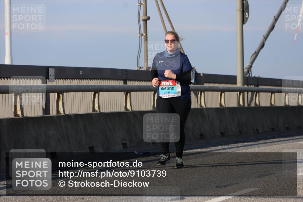 03.10.2025 - Köhlbrandbrückenlauf Strokosch-Dieckow http://msf.ph/oto/9103739 03.10.2025 10:15:01 Position 2 2546 meine-sportfotos.de