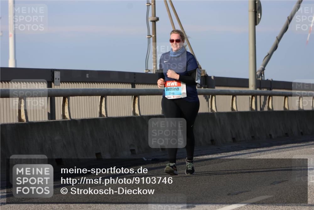 03.10.2025 - Köhlbrandbrückenlauf Strokosch-Dieckow http://msf.ph/oto/9103746 03.10.2025 10:15:01 Position 2 2546 meine-sportfotos.de