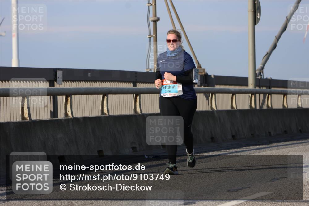03.10.2025 - Köhlbrandbrückenlauf Strokosch-Dieckow http://msf.ph/oto/9103749 03.10.2025 10:15:01 Position 2 2546 meine-sportfotos.de