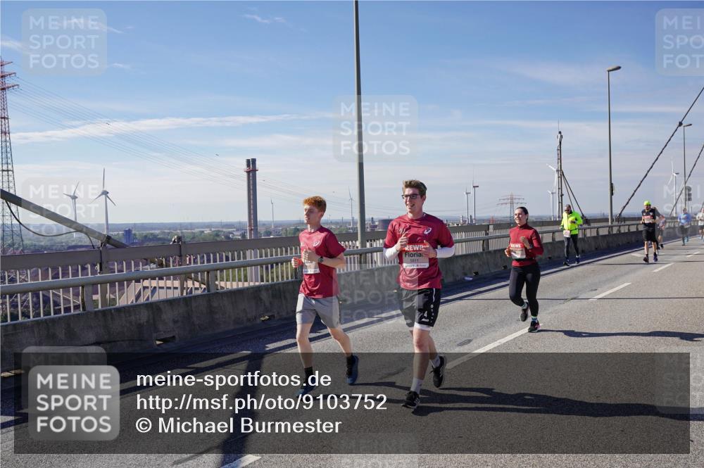 03.10.2025 - Köhlbrandbrückenlauf Michael Burmester http://msf.ph/oto/9103752 03.10.2025 12:48:09 Position 2 5911 meine-sportfotos.de
