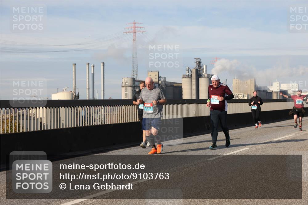 03.10.2025 - Köhlbrandbrückenlauf Lena Gebhardt http://msf.ph/oto/9103763 03.10.2025 10:12:27 Position 2 2513 meine-sportfotos.de