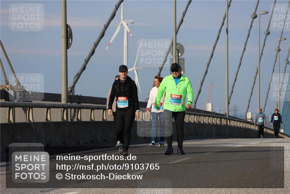 03.10.2025 - Köhlbrandbrückenlauf Strokosch-Dieckow http://msf.ph/oto/9103765 03.10.2025 10:15:29 Position 2 12411 meine-sportfotos.de