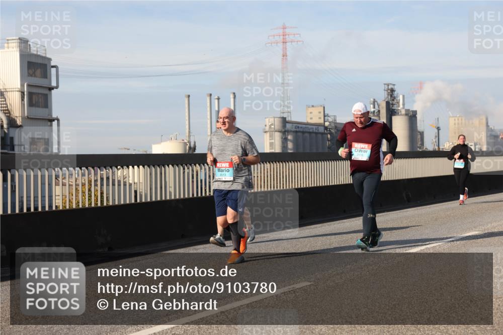 03.10.2025 - Köhlbrandbrückenlauf Lena Gebhardt http://msf.ph/oto/9103780 03.10.2025 10:12:28 Position 2 2513, 2418, 50 meine-sportfotos.de