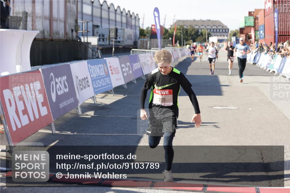 03.10.2025 - Köhlbrandbrückenlauf Jannik Wohlers http://msf.ph/oto/9103789 03.10.2025 12:58:04 Ziel 4046, 4102, 4234, 4248, 4654, 5961, 6518, 6519, 6520, 6715, 6718 meine-sportfotos.de