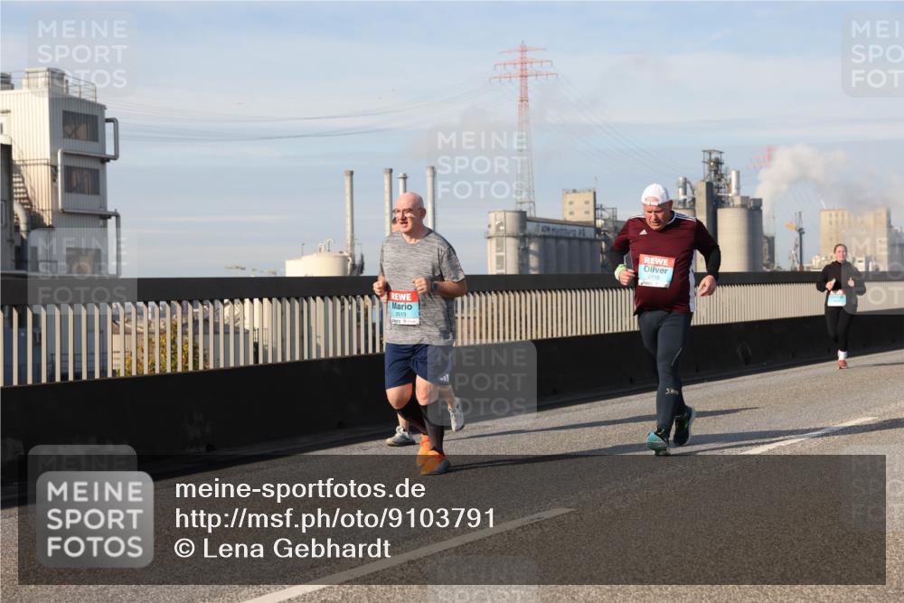 03.10.2025 - Köhlbrandbrückenlauf Lena Gebhardt http://msf.ph/oto/9103791 03.10.2025 10:12:28 Position 2 2513, 2418 meine-sportfotos.de