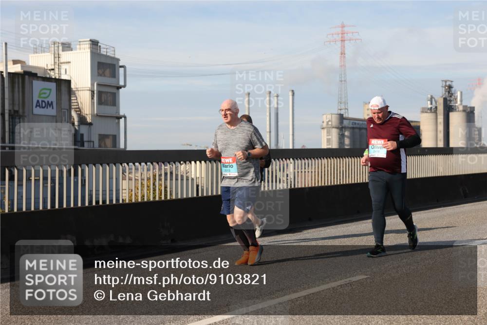 03.10.2025 - Köhlbrandbrückenlauf Lena Gebhardt http://msf.ph/oto/9103821 03.10.2025 10:12:28 Position 2 2513, 2418 meine-sportfotos.de