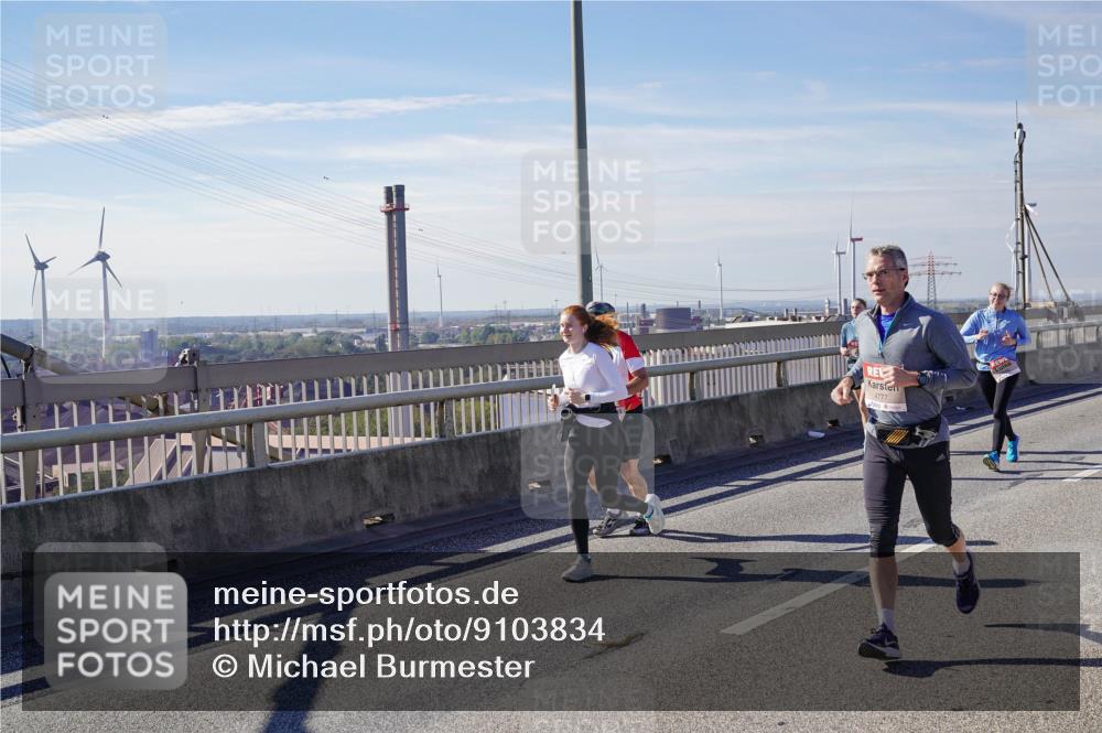 03.10.2025 - Köhlbrandbrückenlauf Michael Burmester http://msf.ph/oto/9103834 03.10.2025 12:48:16 Position 2 4777 meine-sportfotos.de