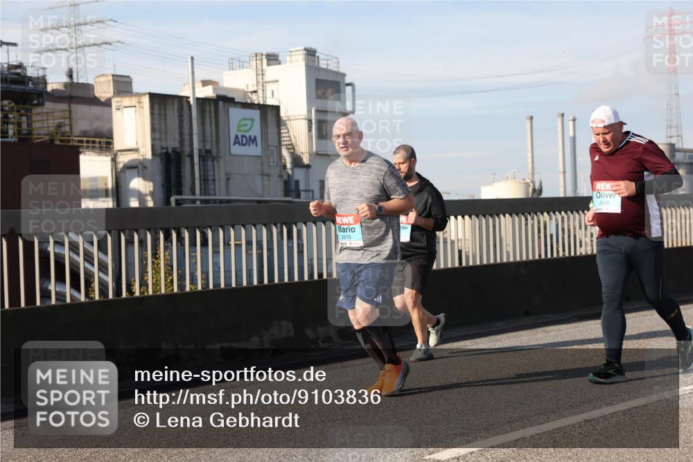 03.10.2025 - Köhlbrandbrückenlauf Lena Gebhardt http://msf.ph/oto/9103836 03.10.2025 10:12:29 Position 2 2513, 2418 meine-sportfotos.de