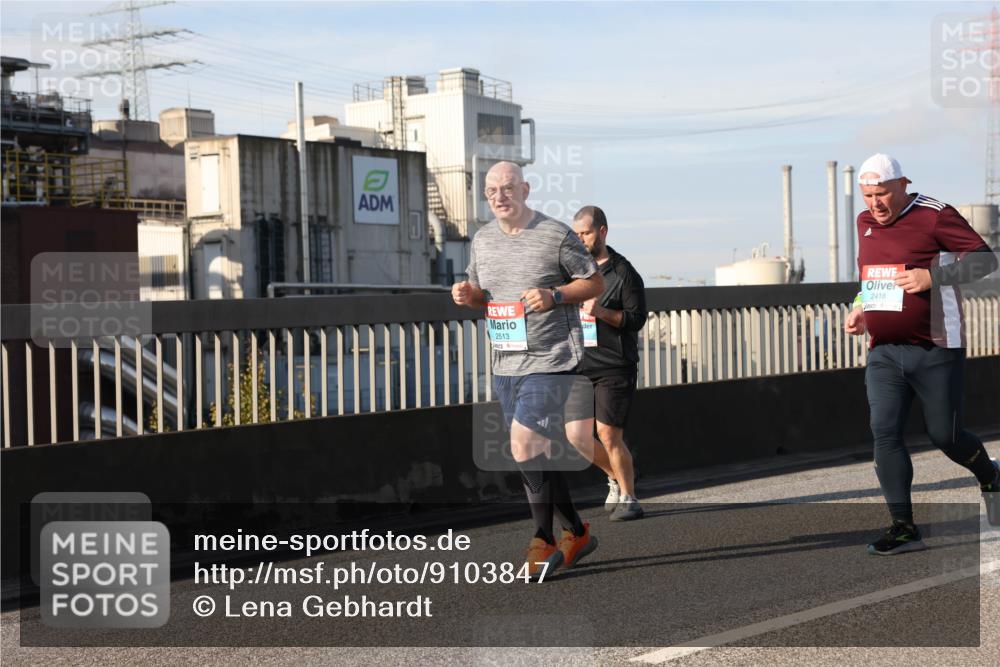 03.10.2025 - Köhlbrandbrückenlauf Lena Gebhardt http://msf.ph/oto/9103847 03.10.2025 10:12:29 Position 2 2513, 2418 meine-sportfotos.de