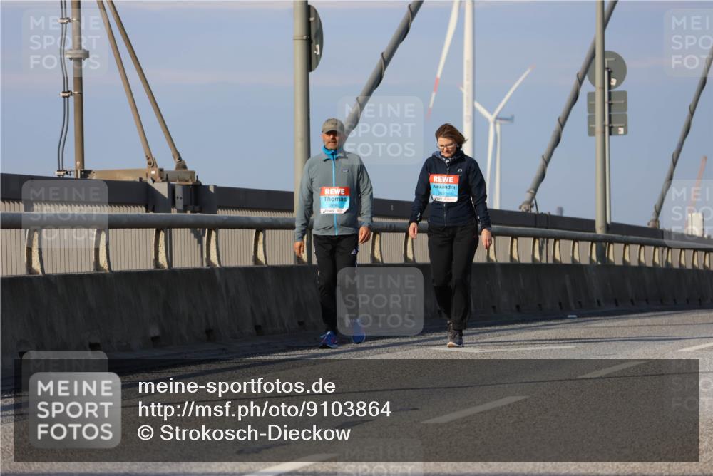 03.10.2025 - Köhlbrandbrückenlauf Strokosch-Dieckow http://msf.ph/oto/9103864 03.10.2025 10:16:07 Position 2 2691 meine-sportfotos.de