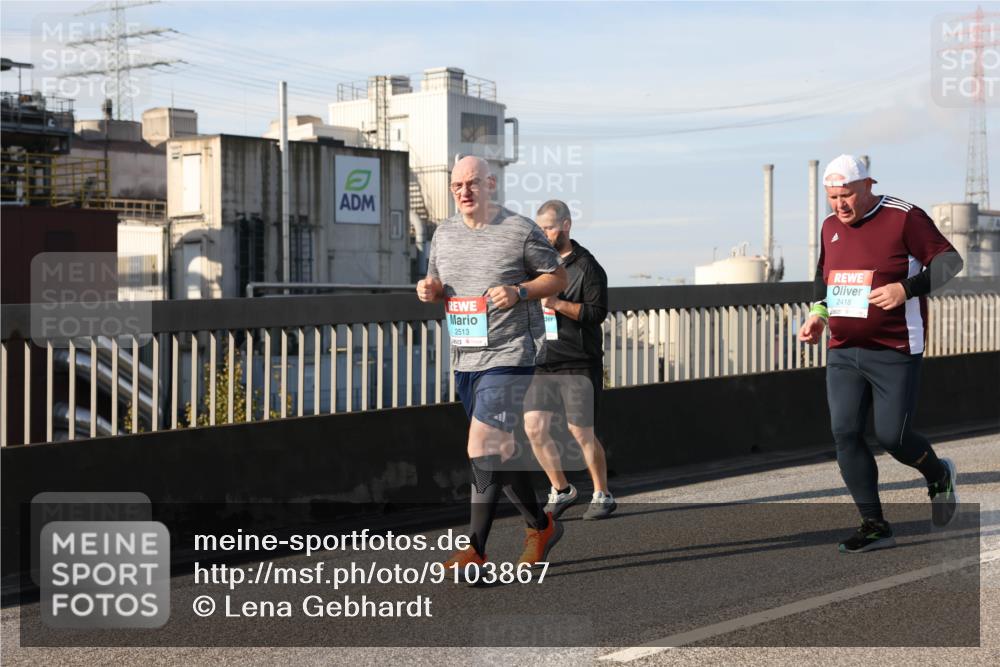 03.10.2025 - Köhlbrandbrückenlauf Lena Gebhardt http://msf.ph/oto/9103867 03.10.2025 10:12:29 Position 2 2513, 2418 meine-sportfotos.de
