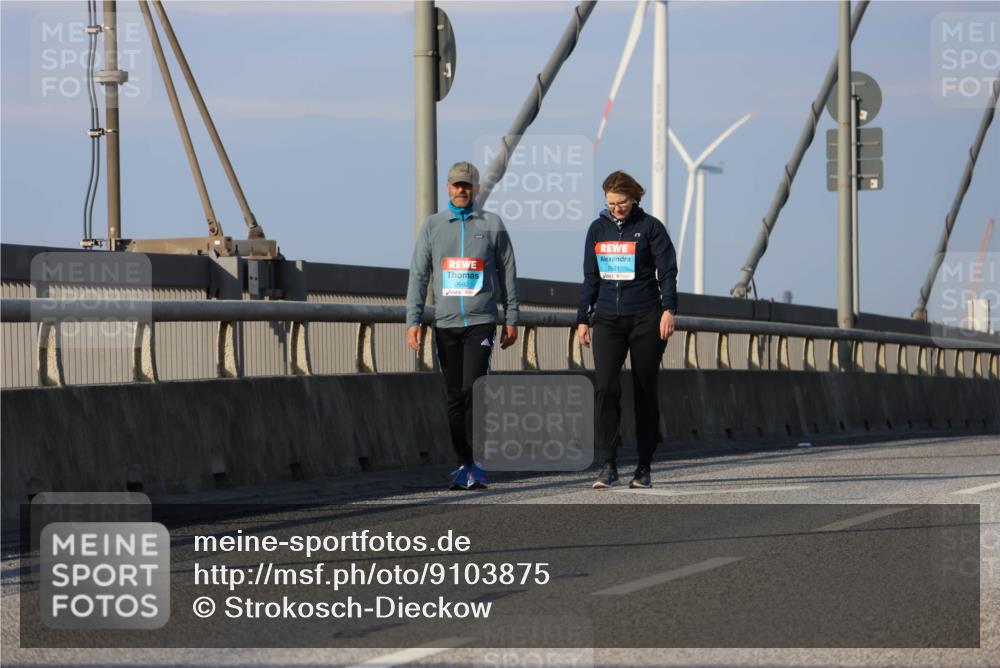 03.10.2025 - Köhlbrandbrückenlauf Strokosch-Dieckow http://msf.ph/oto/9103875 03.10.2025 10:16:07 Position 2  meine-sportfotos.de