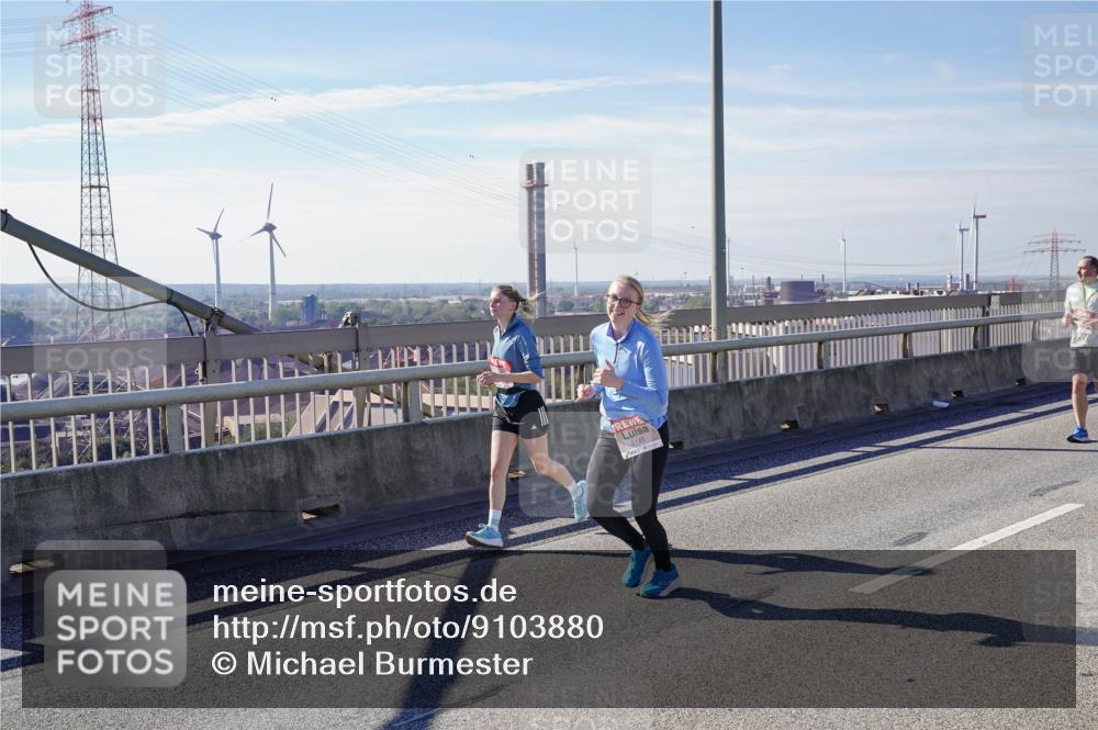 03.10.2025 - Köhlbrandbrückenlauf Michael Burmester http://msf.ph/oto/9103880 03.10.2025 12:48:18 Position 2 5145 meine-sportfotos.de