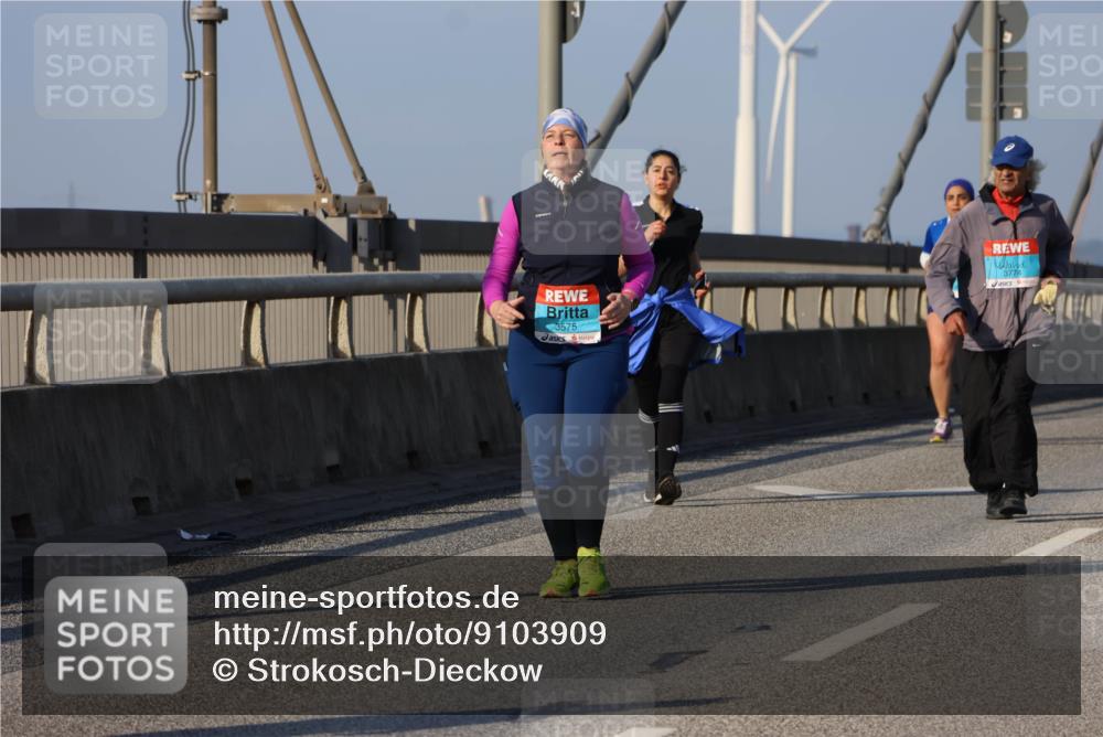 03.10.2025 - Köhlbrandbrückenlauf Strokosch-Dieckow http://msf.ph/oto/9103909 03.10.2025 10:16:42 Position 2 3575, 3774 meine-sportfotos.de