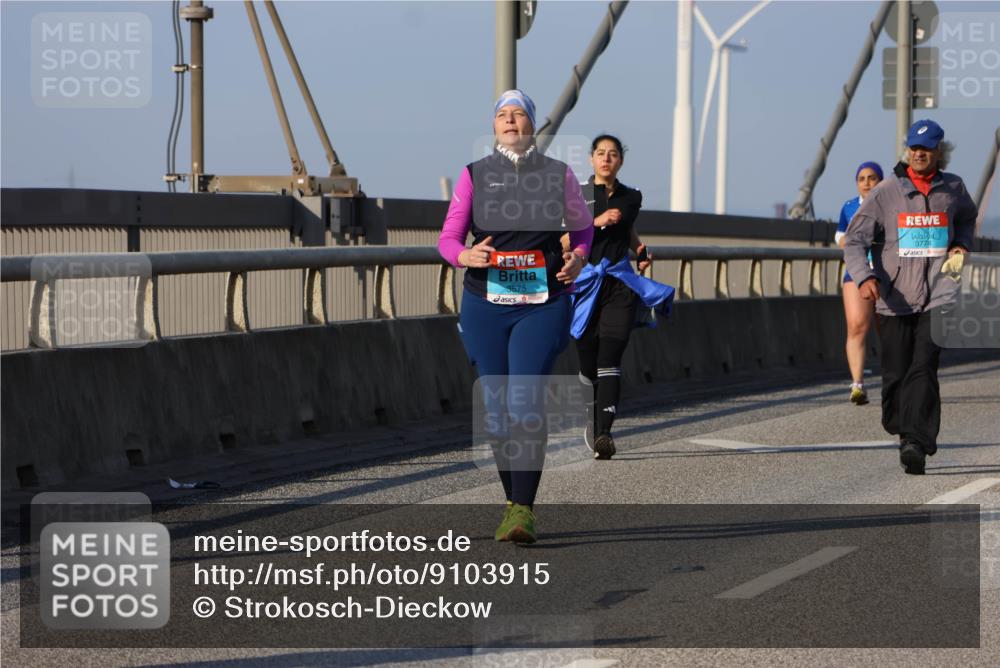 03.10.2025 - Köhlbrandbrückenlauf Strokosch-Dieckow http://msf.ph/oto/9103915 03.10.2025 10:16:42 Position 2 3575, 3774 meine-sportfotos.de