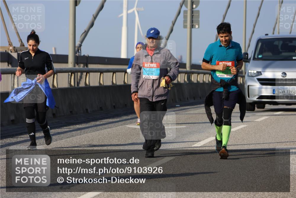 03.10.2025 - Köhlbrandbrückenlauf Strokosch-Dieckow http://msf.ph/oto/9103926 03.10.2025 10:16:44 Position 2 3774, 9702, 3195 meine-sportfotos.de