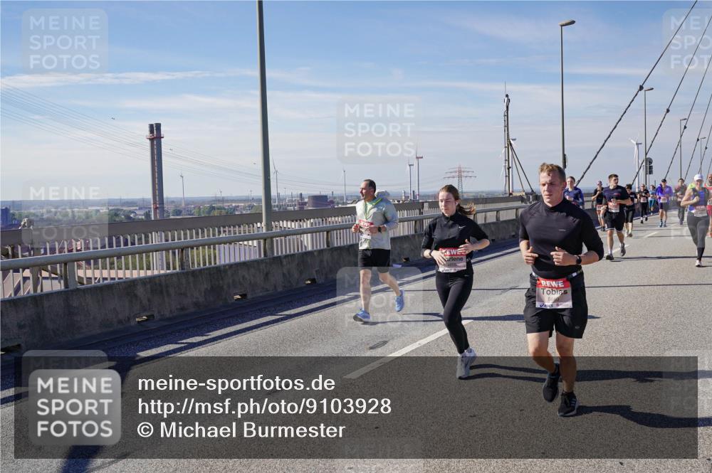 03.10.2025 - Köhlbrandbrückenlauf Michael Burmester http://msf.ph/oto/9103928 03.10.2025 12:48:20 Position 2  meine-sportfotos.de