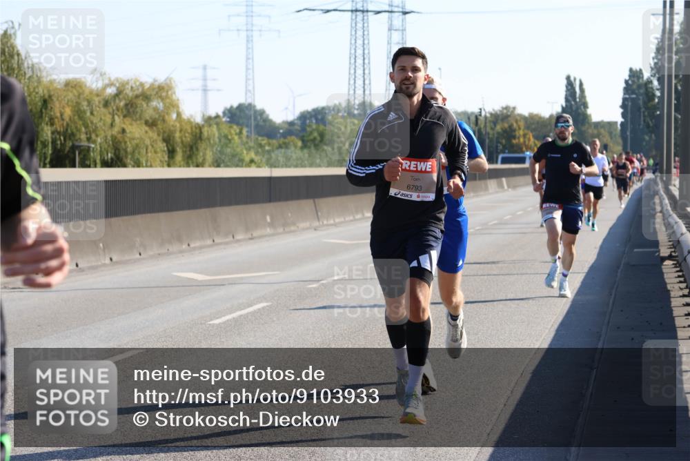 03.10.2025 - Köhlbrandbrückenlauf Strokosch-Dieckow http://msf.ph/oto/9103933 03.10.2025 12:11:33 Position 3 6793 meine-sportfotos.de