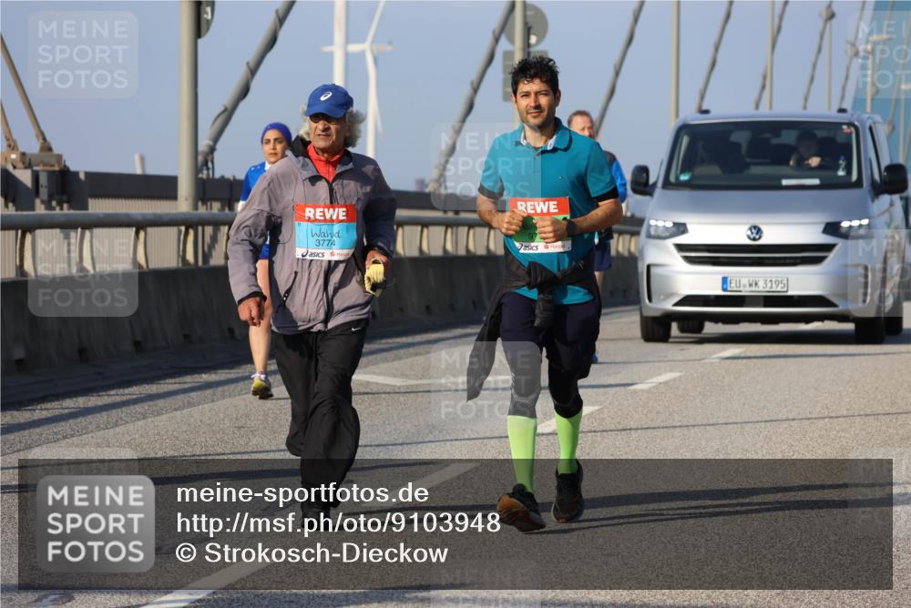 03.10.2025 - Köhlbrandbrückenlauf Strokosch-Dieckow http://msf.ph/oto/9103948 03.10.2025 10:16:46 Position 2 3774, 3195 meine-sportfotos.de