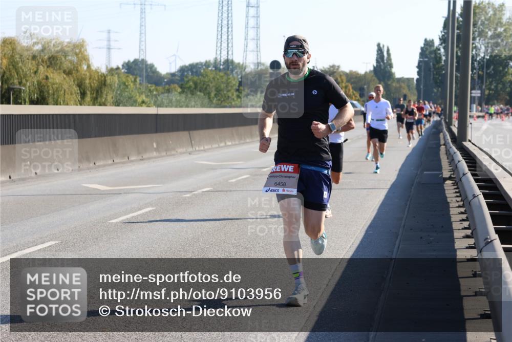 03.10.2025 - Köhlbrandbrückenlauf Strokosch-Dieckow http://msf.ph/oto/9103956 03.10.2025 12:11:36 Position 3 6458 meine-sportfotos.de