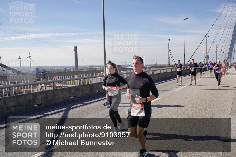 03.10.2025 - Köhlbrandbrückenlauf Michael Burmester http://msf.ph/oto/9103957 03.10.2025 12:48:20 Position 2 5640 meine-sportfotos.de