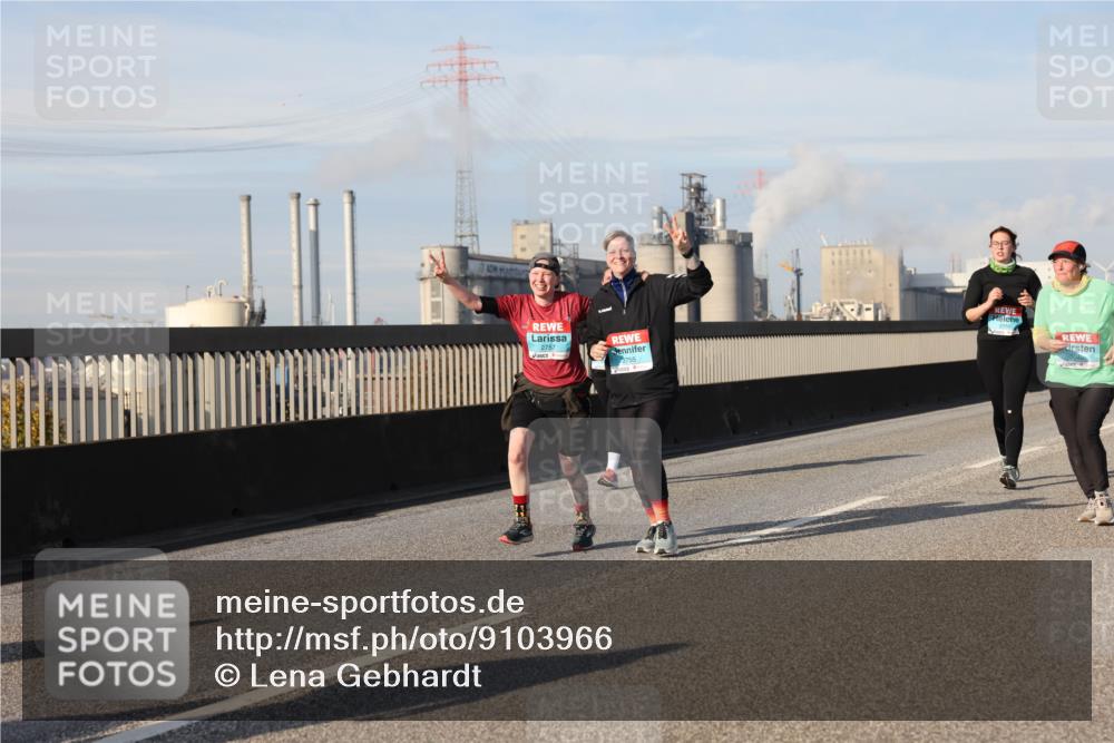 03.10.2025 - Köhlbrandbrückenlauf Lena Gebhardt http://msf.ph/oto/9103966 03.10.2025 10:12:31 Position 2 2757, 2755 meine-sportfotos.de