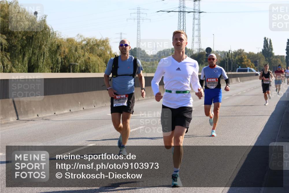 03.10.2025 - Köhlbrandbrückenlauf Strokosch-Dieckow http://msf.ph/oto/9103973 03.10.2025 12:11:43 Position 3 4017 meine-sportfotos.de