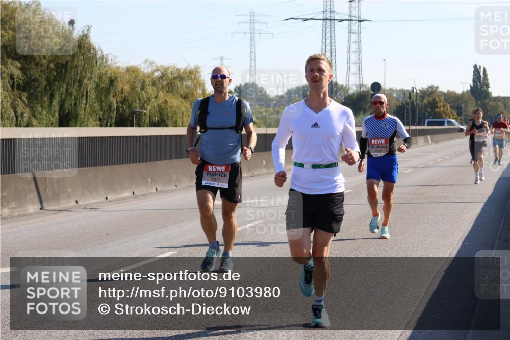 03.10.2025 - Köhlbrandbrückenlauf Strokosch-Dieckow http://msf.ph/oto/9103980 03.10.2025 12:11:43 Position 3 4017 meine-sportfotos.de