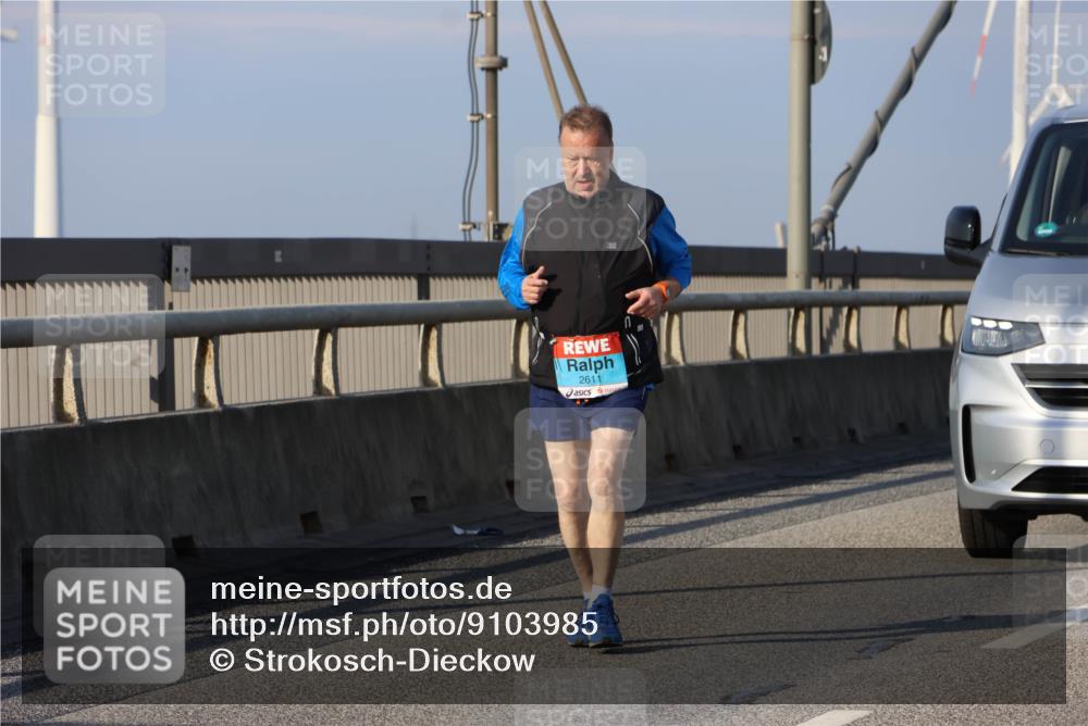 03.10.2025 - Köhlbrandbrückenlauf Strokosch-Dieckow http://msf.ph/oto/9103985 03.10.2025 10:16:54 Position 2 2611 meine-sportfotos.de