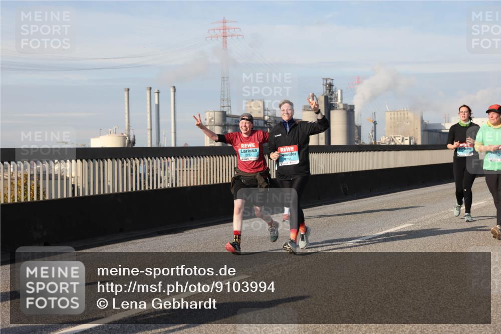 03.10.2025 - Köhlbrandbrückenlauf Lena Gebhardt http://msf.ph/oto/9103994 03.10.2025 10:12:31 Position 2 2757, 2755 meine-sportfotos.de