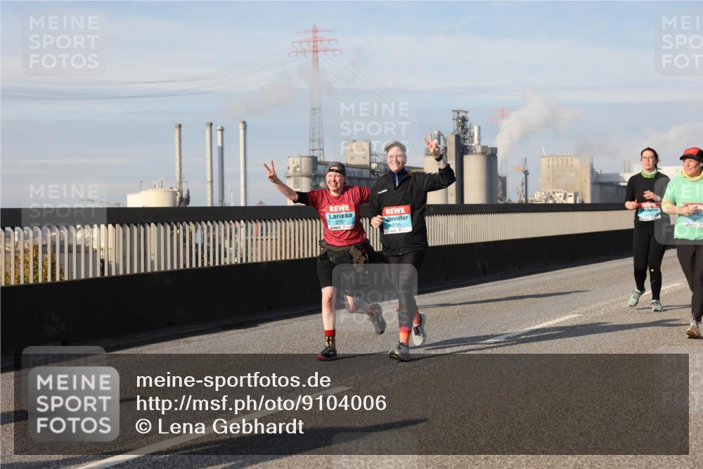 03.10.2025 - Köhlbrandbrückenlauf Lena Gebhardt http://msf.ph/oto/9104006 03.10.2025 10:12:31 Position 2 2757, 2755 meine-sportfotos.de