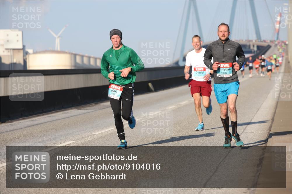 03.10.2025 - Köhlbrandbrückenlauf Lena Gebhardt http://msf.ph/oto/9104016 03.10.2025 09:38:17 Position 2 1187, 1026 meine-sportfotos.de