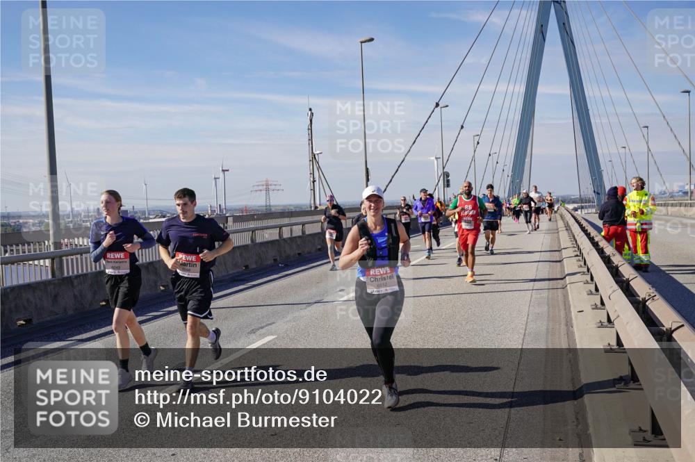 03.10.2025 - Köhlbrandbrückenlauf Michael Burmester http://msf.ph/oto/9104022 03.10.2025 12:48:23 Position 2 6049, 6512, 86 meine-sportfotos.de