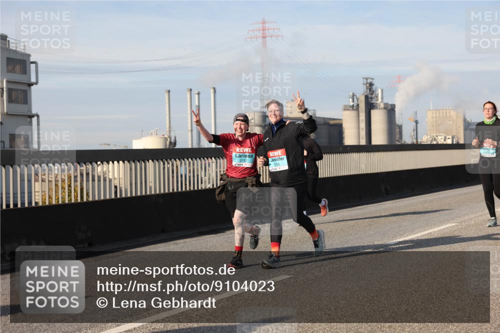03.10.2025 - Köhlbrandbrückenlauf Lena Gebhardt http://msf.ph/oto/9104023 03.10.2025 10:12:31 Position 2 2757, 2755 meine-sportfotos.de