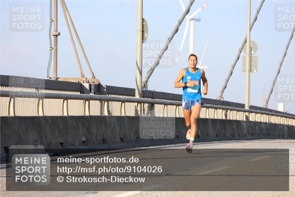 03.10.2025 - Köhlbrandbrückenlauf Strokosch-Dieckow http://msf.ph/oto/9104026 03.10.2025 09:27:30 Position 2  meine-sportfotos.de