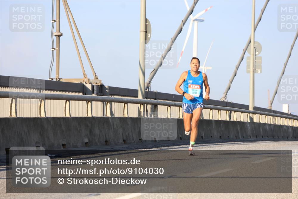 03.10.2025 - Köhlbrandbrückenlauf Strokosch-Dieckow http://msf.ph/oto/9104030 03.10.2025 09:27:30 Position 2  meine-sportfotos.de
