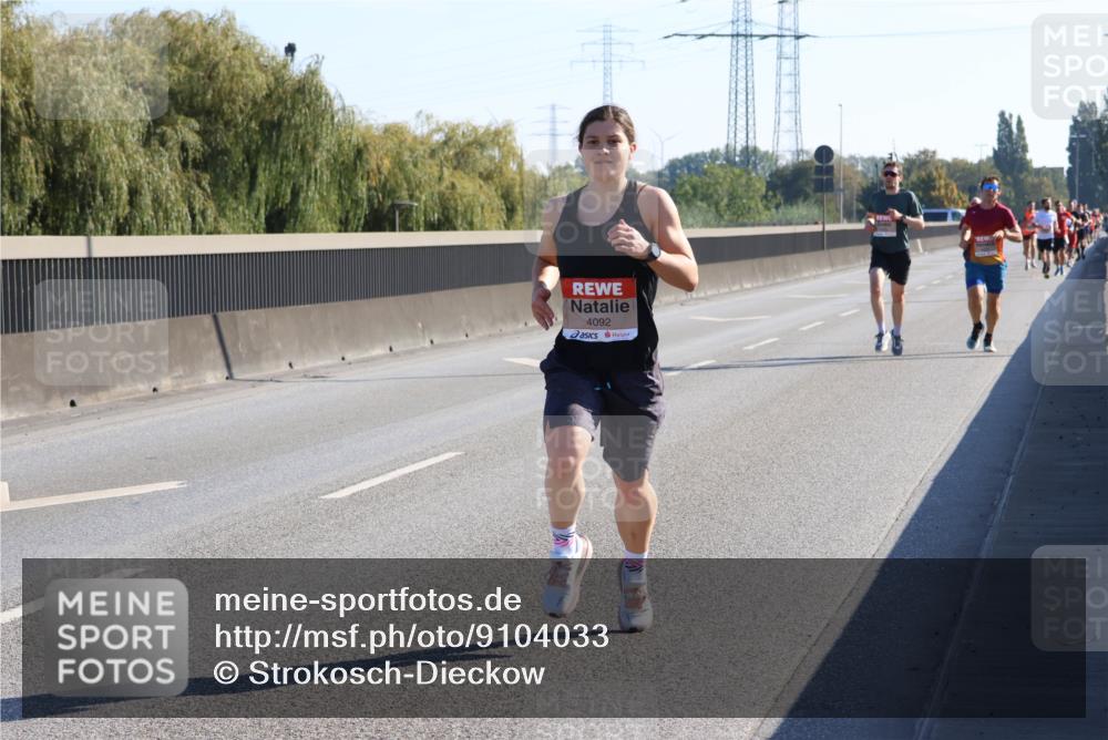 03.10.2025 - Köhlbrandbrückenlauf Strokosch-Dieckow http://msf.ph/oto/9104033 03.10.2025 12:11:51 Position 3 4092 meine-sportfotos.de