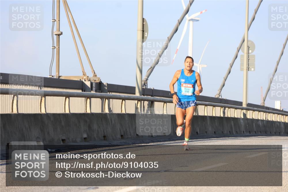 03.10.2025 - Köhlbrandbrückenlauf Strokosch-Dieckow http://msf.ph/oto/9104035 03.10.2025 09:27:30 Position 2  meine-sportfotos.de