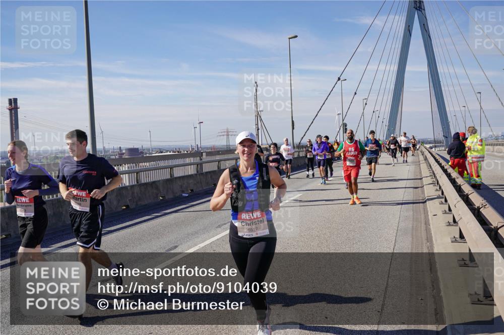 03.10.2025 - Köhlbrandbrückenlauf Michael Burmester http://msf.ph/oto/9104039 03.10.2025 12:48:24 Position 2 048, 6512, 86 meine-sportfotos.de
