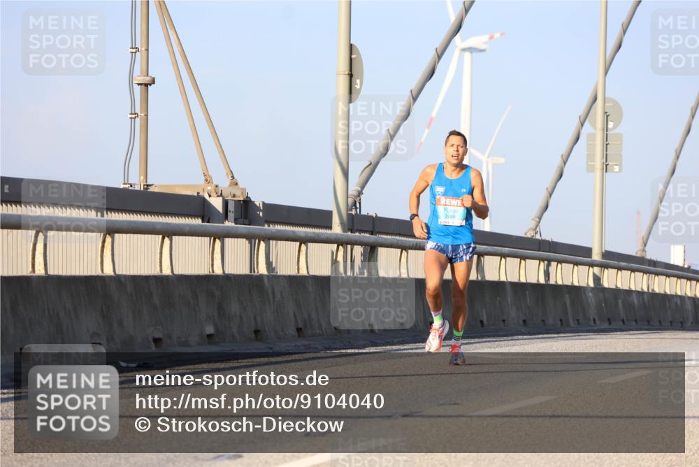 03.10.2025 - Köhlbrandbrückenlauf Strokosch-Dieckow http://msf.ph/oto/9104040 03.10.2025 09:27:30 Position 2  meine-sportfotos.de
