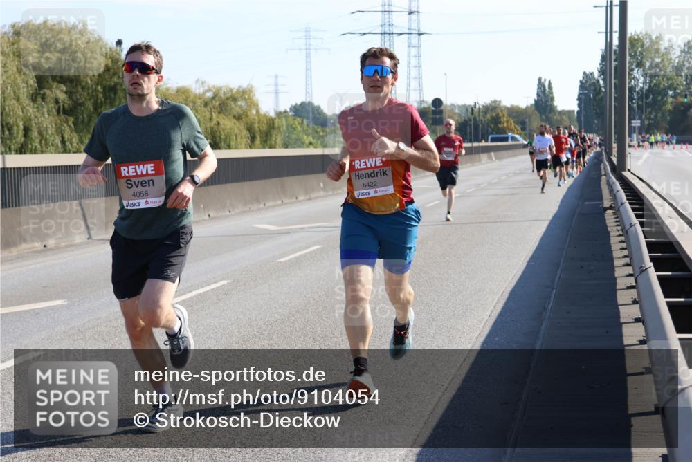 03.10.2025 - Köhlbrandbrückenlauf Strokosch-Dieckow http://msf.ph/oto/9104054 03.10.2025 12:11:56 Position 3 4058, 6422 meine-sportfotos.de