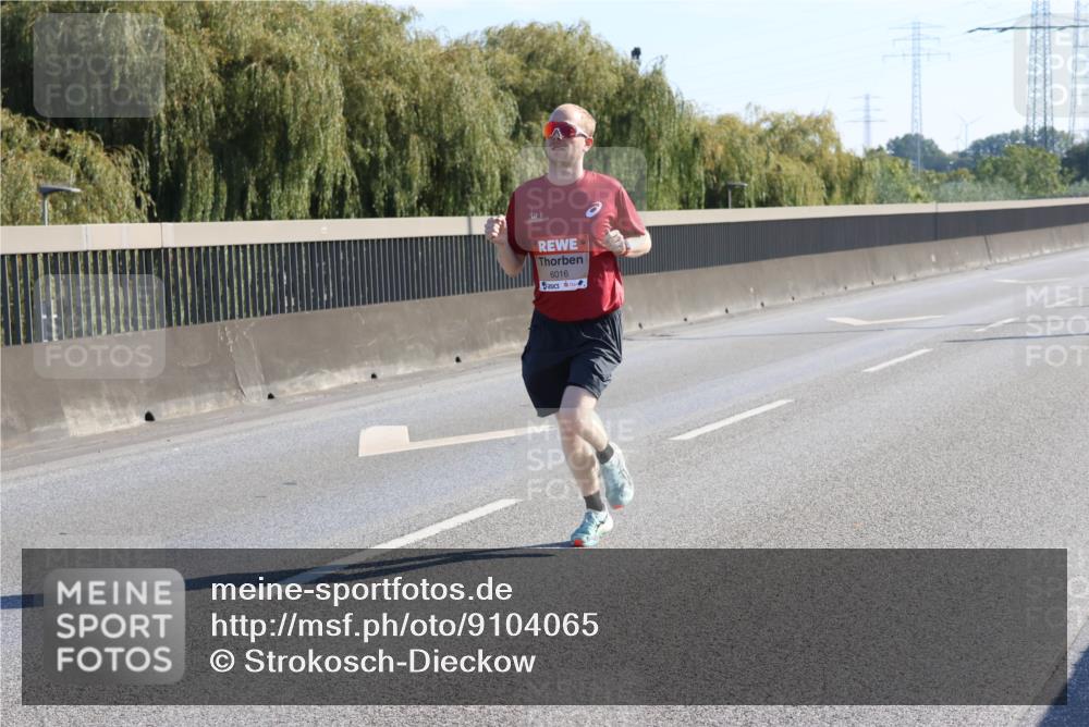 03.10.2025 - Köhlbrandbrückenlauf Strokosch-Dieckow http://msf.ph/oto/9104065 03.10.2025 12:12:01 Position 3 6016 meine-sportfotos.de